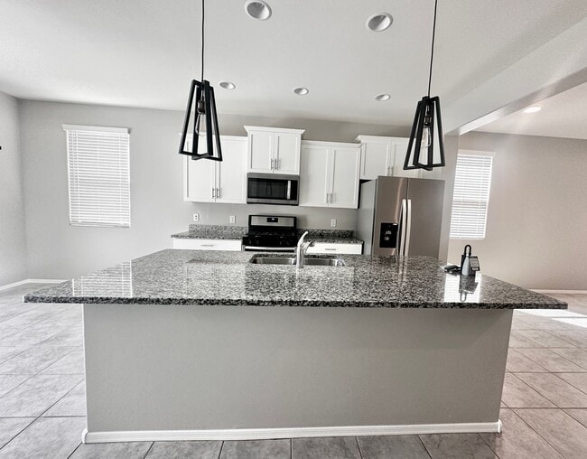 Foto del edificio - Stunning 4-bedroom, 2-bathroom home located in the vibrant community of Sahuarita, AZ