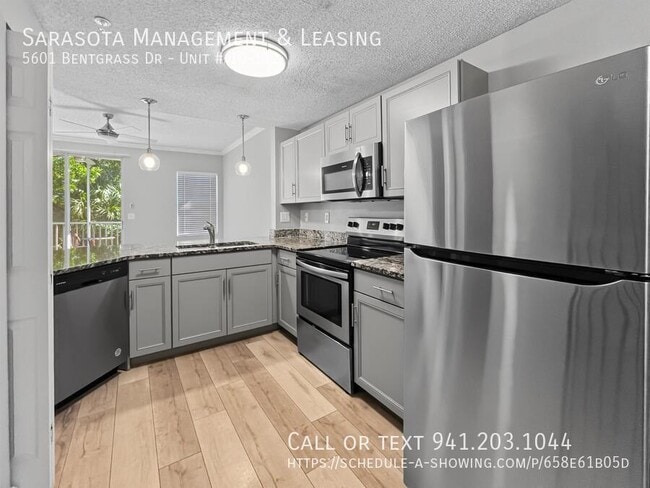 Building Photo - 5601 Bentgrass Dr