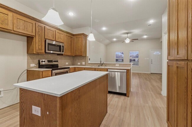 Foto del edificio - 731 W Morton St