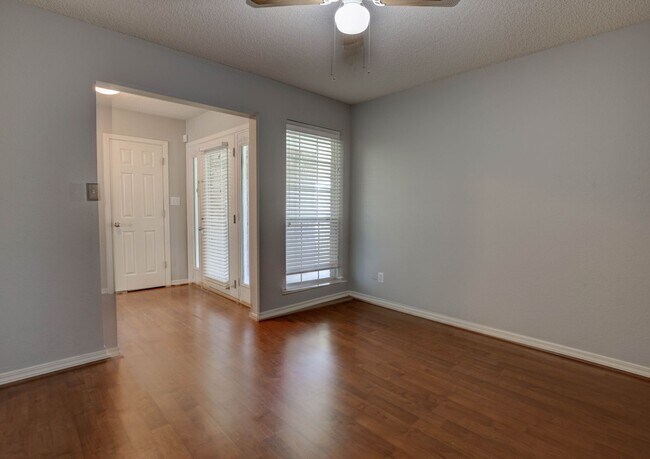 Foto del edificio - 3 Bedroom Home with Bonus Room for Rent in Daphne, AL – Coming Soon!