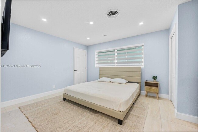 Foto del edificio - 2128 Dock St