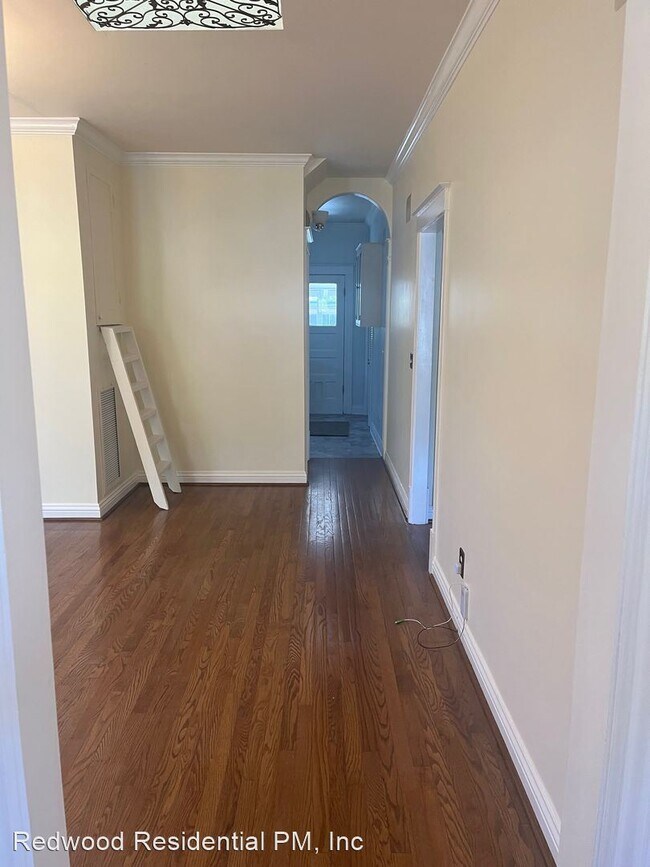 Building Photo - 2 br, 1 bath House - 630 Charles Street