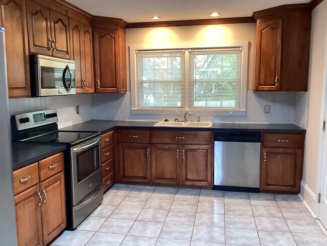 Foto del edificio - 4br 2ba Executive Home,  China Grove $1950 - AVAILABLE NOW!