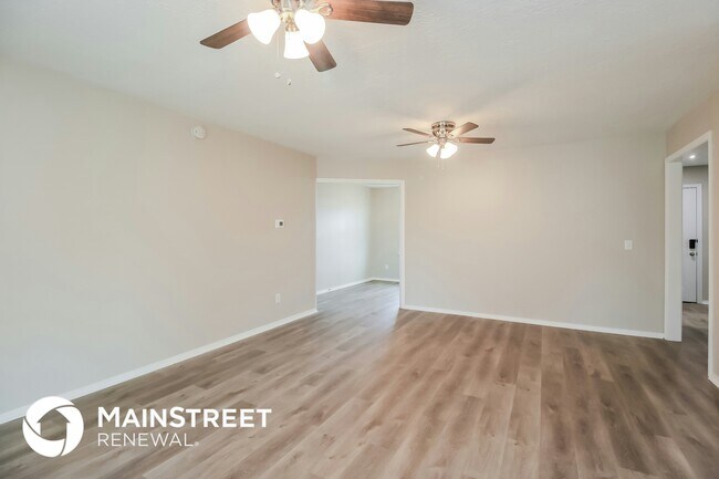 Foto del edificio - 4207 N Reeder Ave