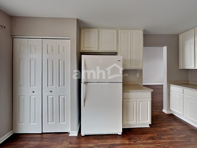 Foto del edificio - 2811 Stonebridge Dr