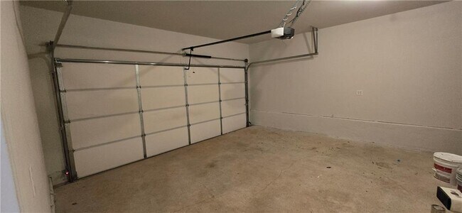 Foto del edificio - 128 Grant Dr