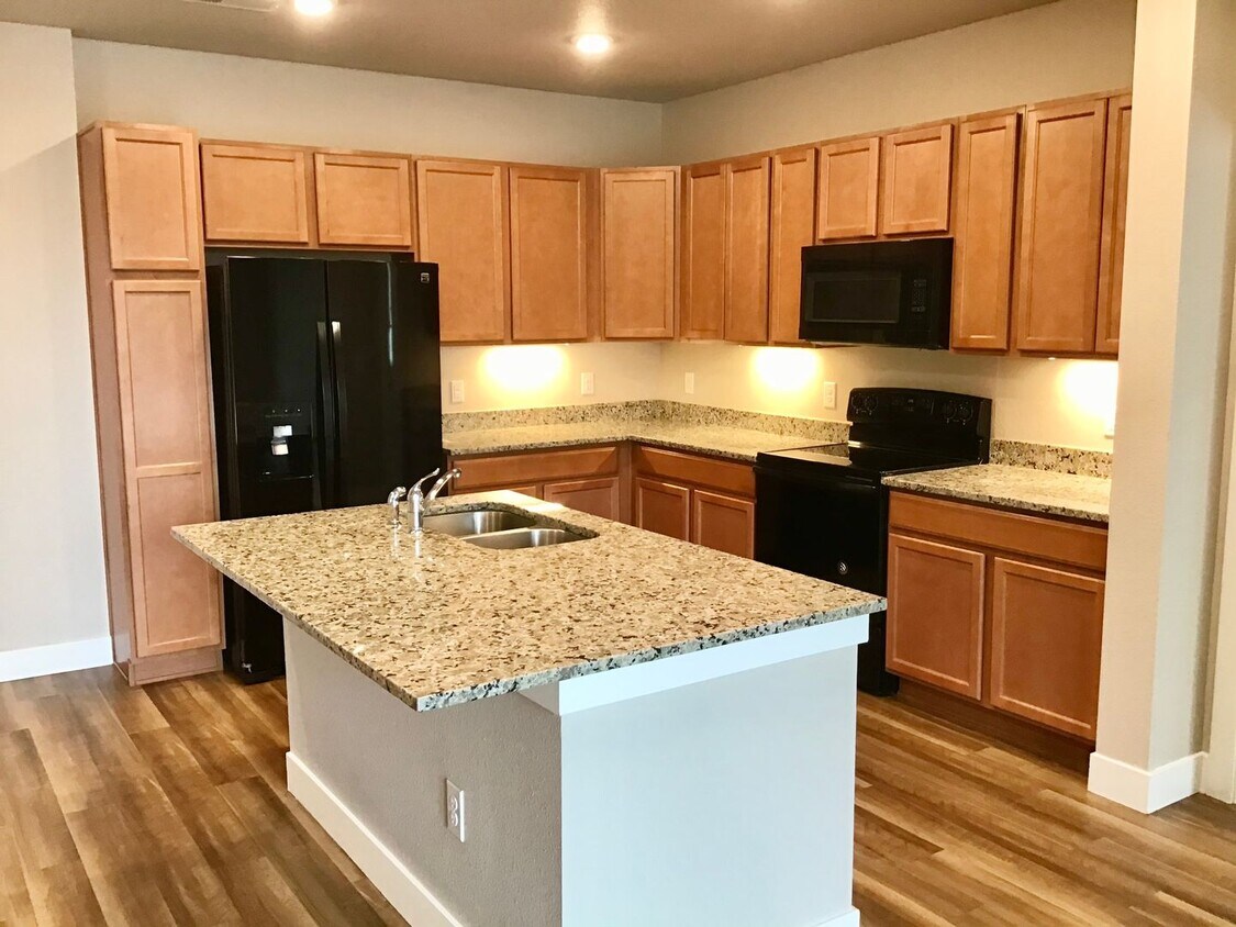 Primary Photo - Wonderful 2bed 2 bath condo for rent at LI...