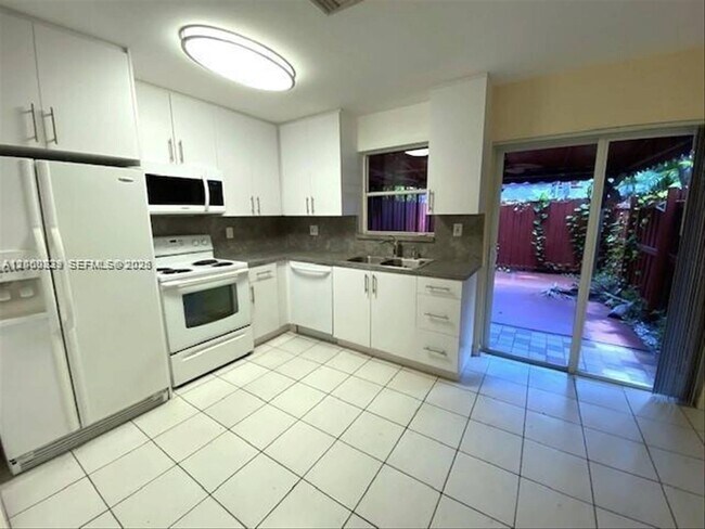 Foto del edificio - 6275 SW 130th Ave
