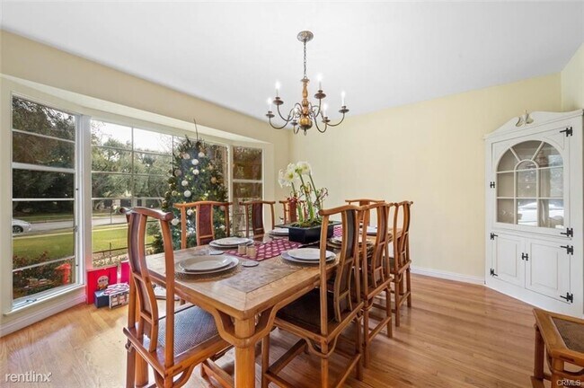 Building Photo - 3 br, 2.5 bath House - 1573 Oak Grove Ave