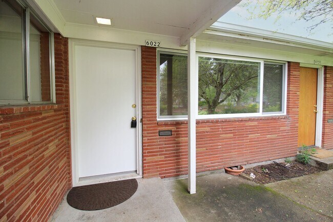 Foto del edificio - 6024-6024 NE Milton St