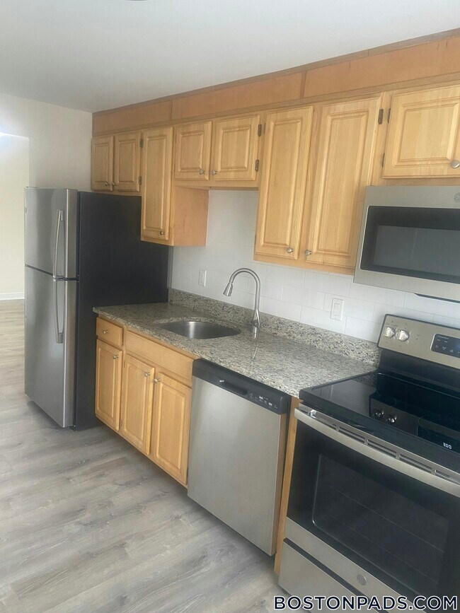 Foto del edificio - 10 Totman Dr