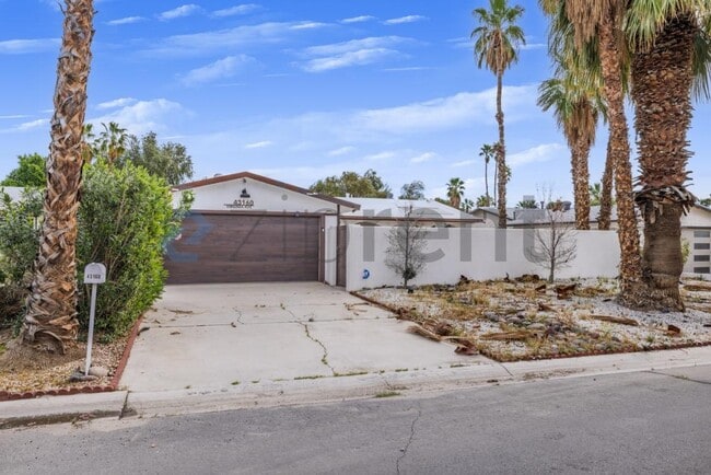 Foto del edificio - 43160 Virginia Ave