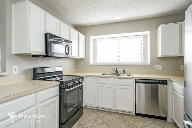 Foto del edificio - 827 Bentle Ct