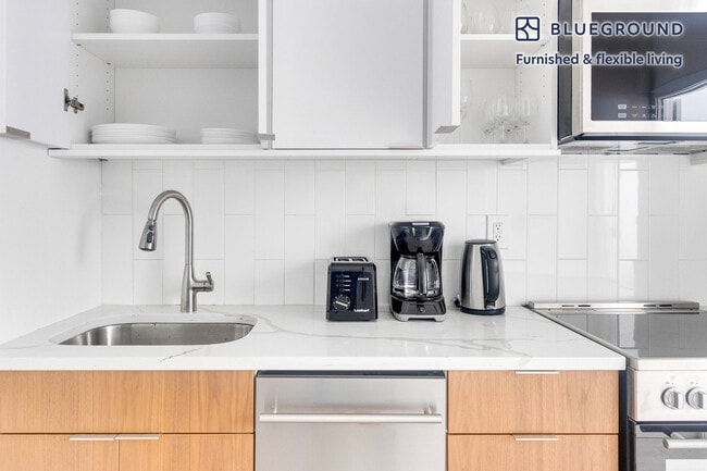 Foto del edificio - 501 1/2 E 83rd St