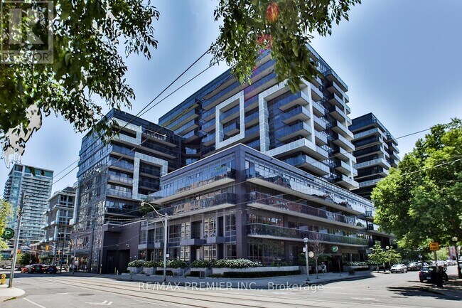 Building Photo - 1030-1030 King St W