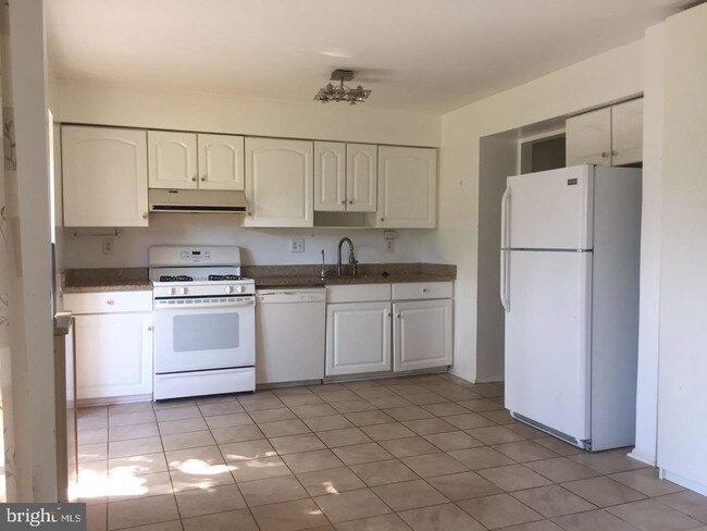 Foto del edificio - 621 Ivy League Ln