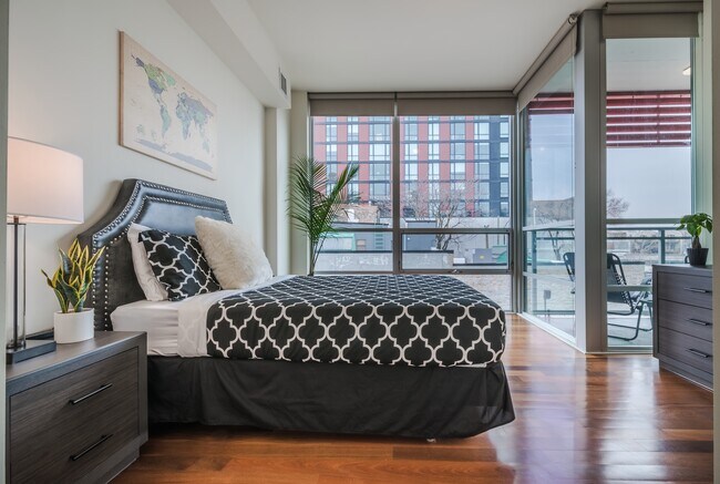 Foto del edificio - 1624 W Division St