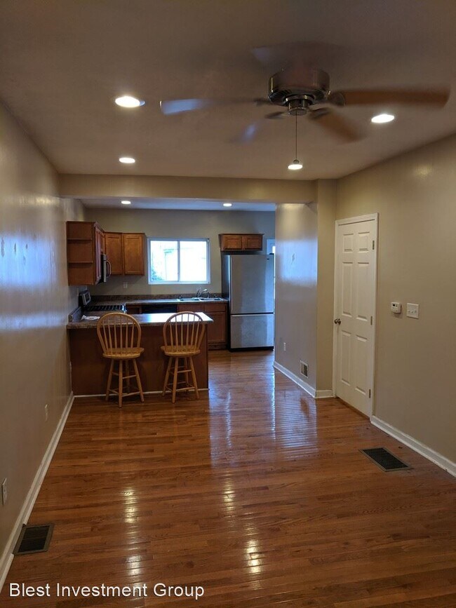 Building Photo - 3 br, 1.5 bath House - 252 37th St