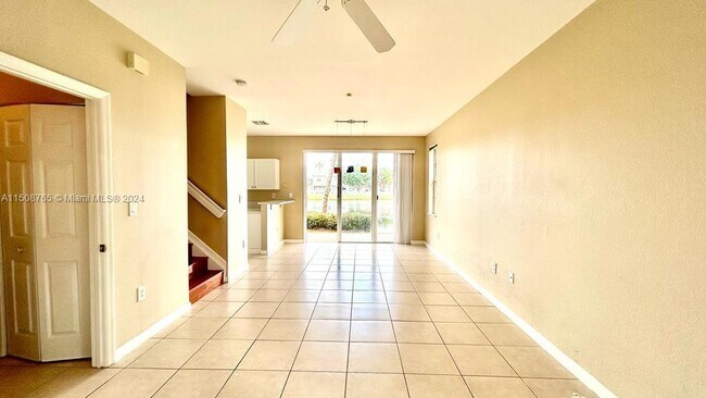 Foto del edificio - 677 NW 170th Terrace