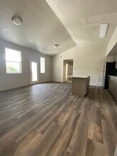 Building Photo - 142 E 700 S St