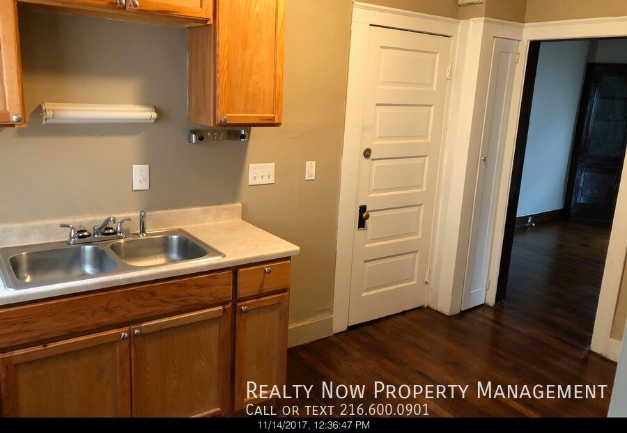 Building Photo - 3604 Normandy Rd