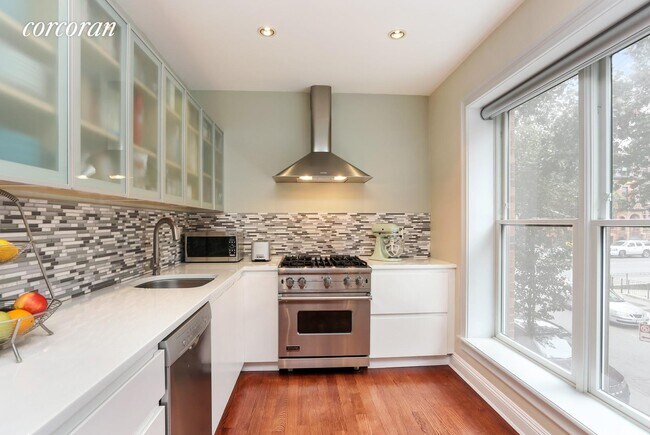 Building Photo - 133 Sterling Pl