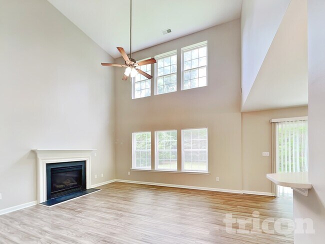 Foto del edificio - 703 Carly Court