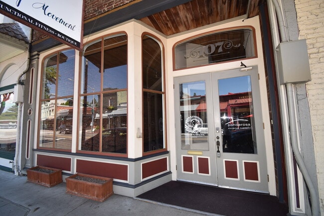 Building Photo - 107 W Main St