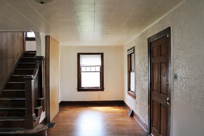 Building Photo - 920 S Maffit St