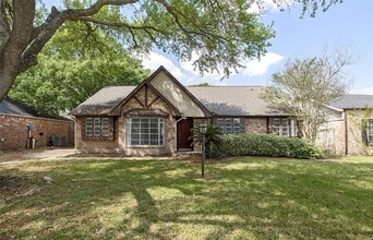 Building Photo - 13834 Oakwood Ln
