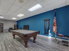 Building Photo - 2960 SW 22nd Ave