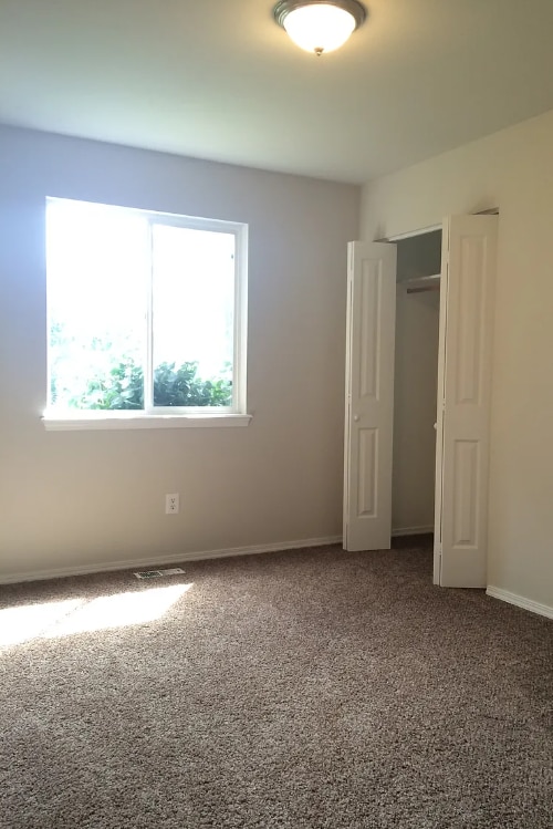 Building Photo - 497 E Baldwin St