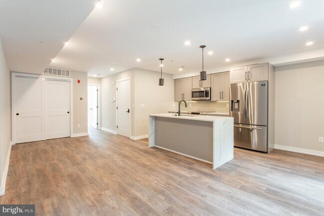 Foto del edificio - 1619 Bainbridge St