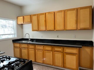 Building Photo - 505 43rd St