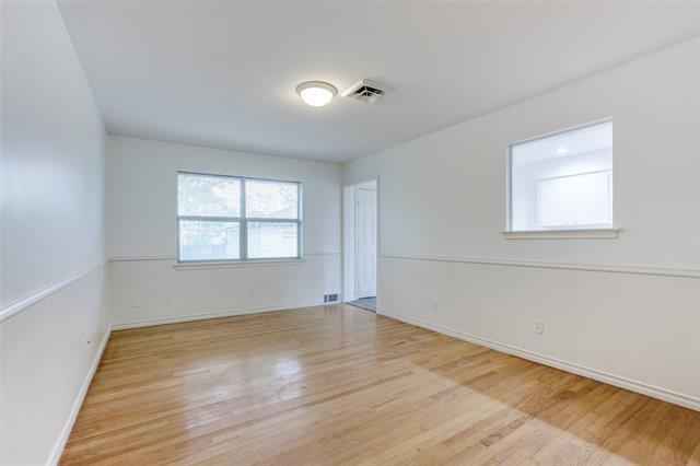Building Photo - 727 James Dr