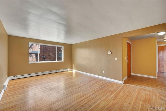 Building Photo - 626 Kenmore Ave