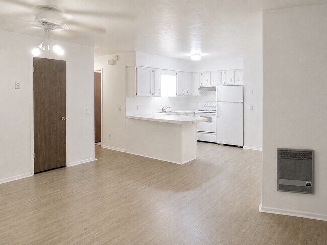 Foto del edificio - 146-146 Parrish Ln
