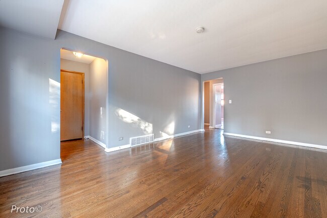 Building Photo - 10723 S Ave C