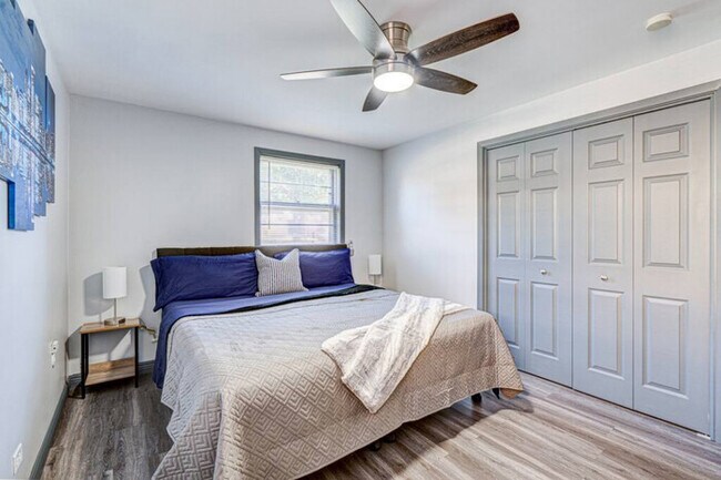 Foto del edificio - Modern 2 BR Elmwood Park Condo