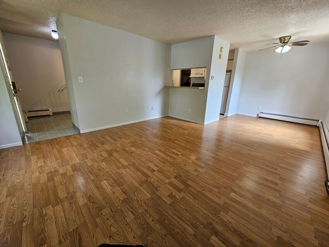 Primary Photo - Serene 2 Bedroom 1 1/2 Bath Aurora Townhom...