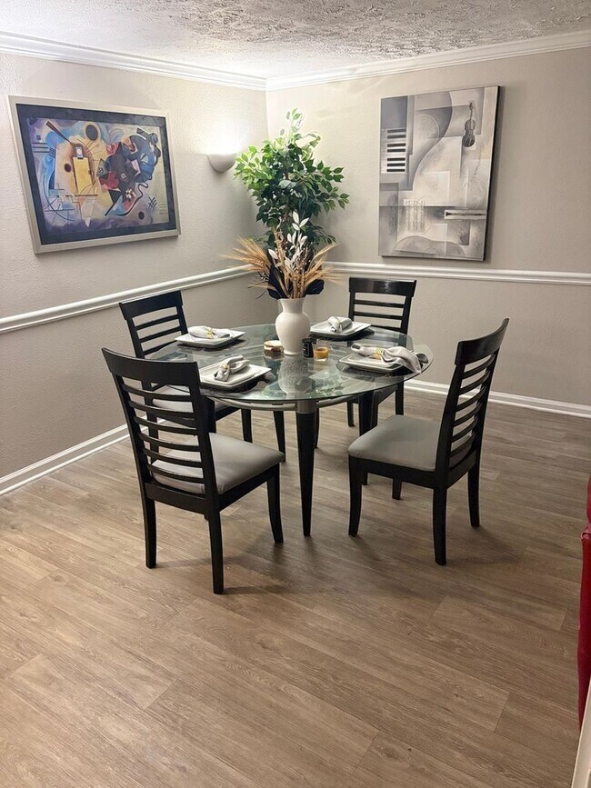 Foto del edificio - Charming 2BR Townhome in Atlanta