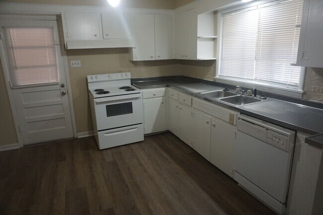 Foto del edificio - 4007 Glenmere Rd