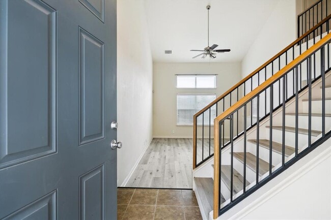 Building Photo - 2124 Nestlewood Dr