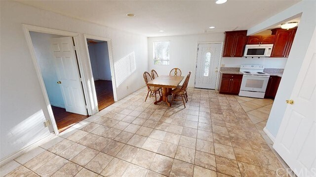 Building Photo - 35720 Pauba Rd