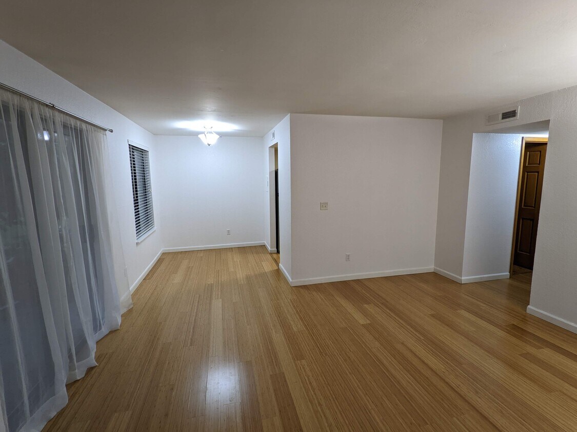 Foto principal - 14321 124th Ave NE
