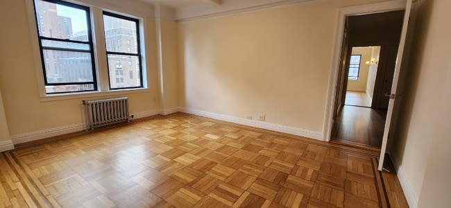 Building Photo - 115 E 92nd St