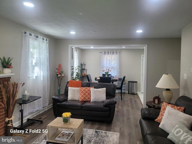 Foto del edificio - 16309 Holly Hill Dr