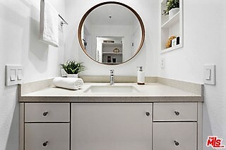 Foto del edificio - 7320 Hawthorn Ave