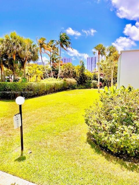 Foto del edificio - 3544 Magellan Cir