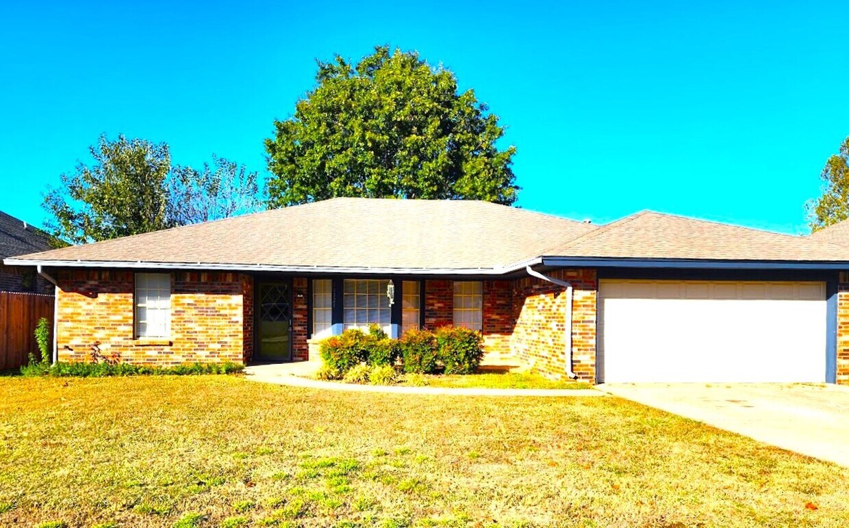 3 Bed 2 Bath 2 Car Garage in the Surrey Hi... House Rental in Yukon